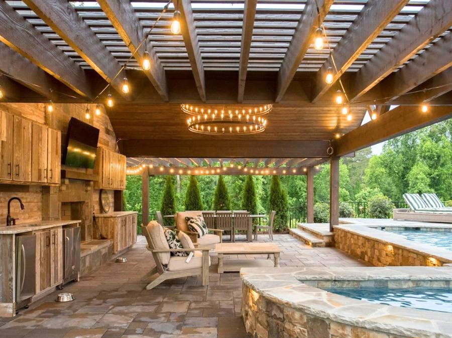 Outdoor Lounge with Pergola